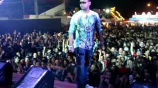 Zion y Lennox quotFantasma zun dadaquot Live [upl. by Haas233]