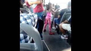 niña canta en autobus impresionante  te he prometido [upl. by Abroms529]