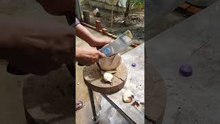 Cutting coconuts according to technique howtomakefruitjuice [upl. by Shum]