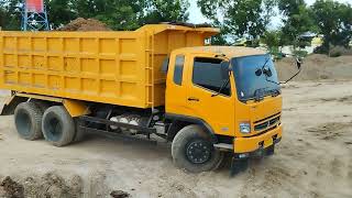 truk jomplang tanah dumper truck unloading [upl. by Elena]