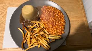 Hollands Steak amp Kidney Pudding amp Fries amp Branston Heinz Baked Beans chips steakpudding [upl. by Annamaria]