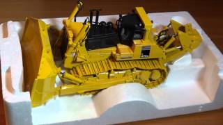 Komatsu D475A5EO unboxing [upl. by Nnaillij]