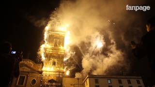 Madonna del Carmine 2014 lo spettacolo pirotecnico incendia il Campanile [upl. by Joseph445]