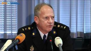 Persconferentie 1715 uur schietincident Baflo 1442011 [upl. by Eelrebmik]