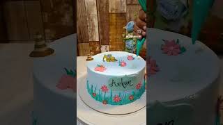 Simple cake decoration 🌺🌿shortfeed cakemasters trendingshorts cakedesign zahrascake cakeartist [upl. by Vannie]