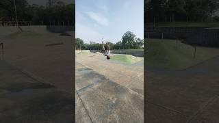 PARKOUR na pista de skate [upl. by Tnek]