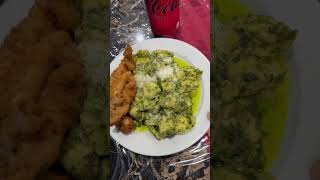 Pasta con pesto y deditos de pollo [upl. by Yniattirb445]