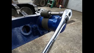 DIY Oil Filter Wrench From A Socket And A Seat Belt Or A Old Ratchet Strap Free [upl. by Adnwahs]