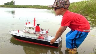 RC ADVENTURES  NEW Capt MOE amp the AquaCraft Rescue 17 Fireboat RTR quotSCALE BOATquot ProudParenting [upl. by Camille734]