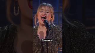 GIIIIIIIIIIRLLLLLLLLL kellyclarkson performance music teddyswims losecontrol [upl. by Tnarud]