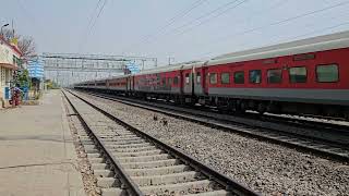 Late Running AjmerSealdah Express Crossing Aung Station [upl. by Acinot]