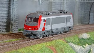 Jouef HJ2460 Locomotive électrique BB 36011 Astride Akiem [upl. by Ylehsa]