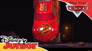 Cars La Repetición La llegada de Rayo McQueen a Radiator Springs  Disney Junior Oficial [upl. by Nanam415]