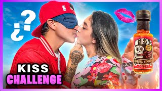 ¿QUE HAY EN LA BOCA DE MI NOVIO KISS CHALLENGE😘🔥 [upl. by Proud191]