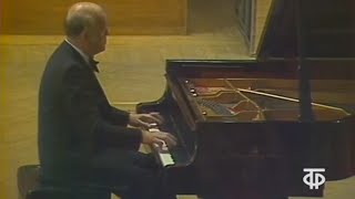 Sviatoslav Richter plays Beethoven Piano Sonata no 7 op 10 no 3  video 1976 [upl. by Eimarej]