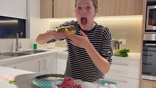 HOW TO MAKE THE JUICIEST BURGER EVER [upl. by Killoran]