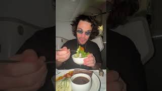 Probando comida de avión en un vuelo business de México a Japón 🇯🇵✈️ Primer y último capítulo de [upl. by Holihs93]