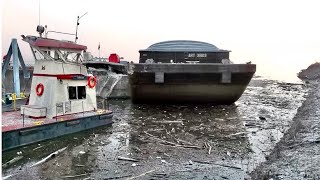 Barge Crashes into Markland Locks Army Corps Workboat [upl. by Ziza211]