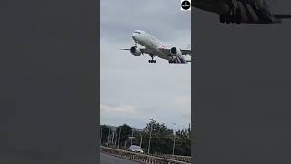 Raj Aviation  Wait for the perfect touchdown 😯🛬 Malaysia Airlines 🇲🇾✈❤ youtubeshorts airport [upl. by Borreri393]