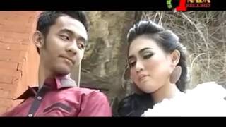 wandra FEAT suliana mung sliramu [upl. by Aramac]