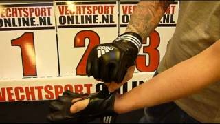 Adidas Training MMA handschoen  ADICSG08 Vechtsportonline [upl. by Isadora312]