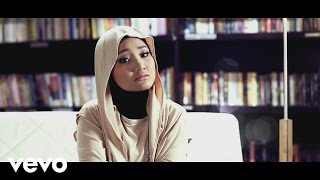 Fatin  Aku Memilih Setia Video Clip [upl. by Kcirdet895]