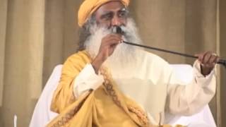 Iluminarea prin controlul mintii altora Sadhguru [upl. by Haggi]