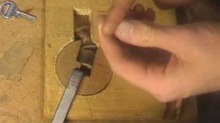 beginners lock picking  how locks n spool pins work [upl. by Leaper]