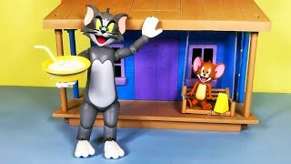 اشترينا لعبة توم وجيري المتحركة الرائعة الجديدة 😍😍  توم وجيري عربي  Tom and Jerry [upl. by Enavi500]