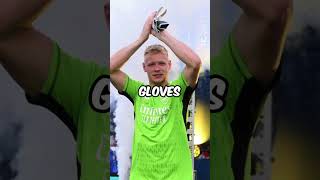 Aaron Ramsdale Uses 120 Goalkeeper Gloves Per Season 😮‍💨 [upl. by Ginder]