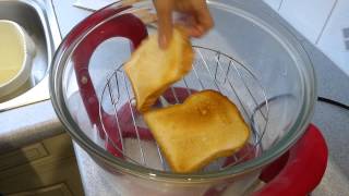 How to cook cheese on toast Welsh Rarebit in the Halogen oven [upl. by Nyleahs864]