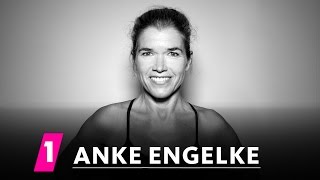 Anke Engelke im 1LIVE Fragenhagel  1LIVE [upl. by Nosbig]