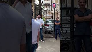 Arjun Kapoor amp Arbaaz Khan Arrive At Malaika Aroras House Following Her Fathers Demise  WATCH [upl. by Nosral]