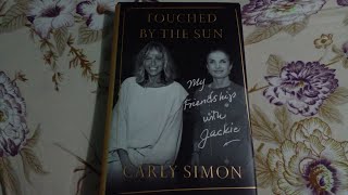 UNBOXING LIVRO Touched by the sun My Friendship with Jackie CARLY SIMON [upl. by Ruberta924]