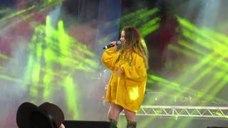 Mallrat Splendour Whod have known LIVE 2017 [upl. by Amaj]