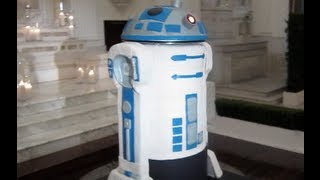 R2D2 Robot Cake with Spinning Head from Star Wars The Making Of [upl. by Standish]