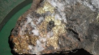 HOW TO TELL THE DIFFERENCE BETWEEN GOLD and PYRITE [upl. by Allebasi]