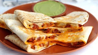 QUESADILLAS DE CHORIZO Y QUESO SE PREPARAN EN UNOS MINUTOS [upl. by Eimme912]