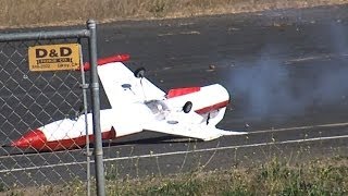 Pilot rolls a turbine powered F104 RC jet while landing [upl. by Rickey100]