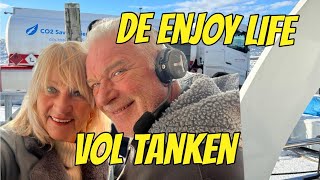 WE TANKEN ONS ARM  NIEUWE BEKLEDING Refit deel 265 YACHT VLOG [upl. by Ullund830]