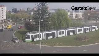 Nuevo accidente del tranvía en VitoriaGasteiz [upl. by Nich]