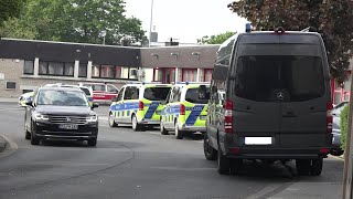 Psychisch Kranker bedroht Rettungsdiest  Von SEK überwältigt ggü Feuerwehr Meckenheim am 020524 [upl. by Inoy282]