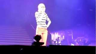 Taylor Swift amp Nelly quotHey Porschequot St Louis 31913 [upl. by Mahala]