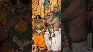 ദിവ്യയെ താലികെട്ടി മൂർത്തി മുത്തശ്ശൻ  Divya Sreedhar weds Adv Dr Kriss Venugopal [upl. by Alaekim8]