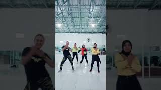 Joget Dangdut Mendut Yang  Linda Carella [upl. by Platt]