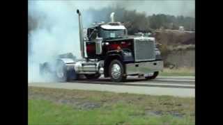 Mack Superliner doing burnouts Mack Customer Center test track Allentown Pa [upl. by Ame]