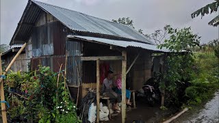 Pasutri Hidup Di Rumah Sederhana Tengah Kebun Yang Sangat Damai [upl. by Coney]