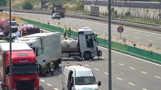 LIVE Milano incidente sulla A4 tra 3 camion 2 morti diretta video [upl. by Nereil]