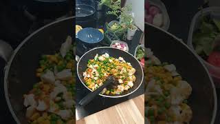 Vegetable pulao🌶️🥒🥔🍆🫑easycookingyoutubeshortseasyrecipesrecipe vegetarianrecipie veggieshorts [upl. by Anitnas]