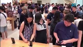 Begini Suasana Pembelian iPhone X di Singapura [upl. by Atiral]